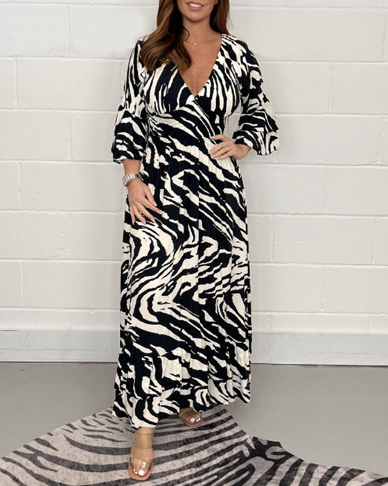 Robe manches 3/4 col v