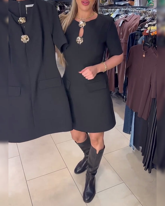 Robe Boucle Métallique Cintrée À Manches Courtes