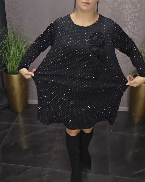 Robe élégante à manches longues et col rond avec diamants