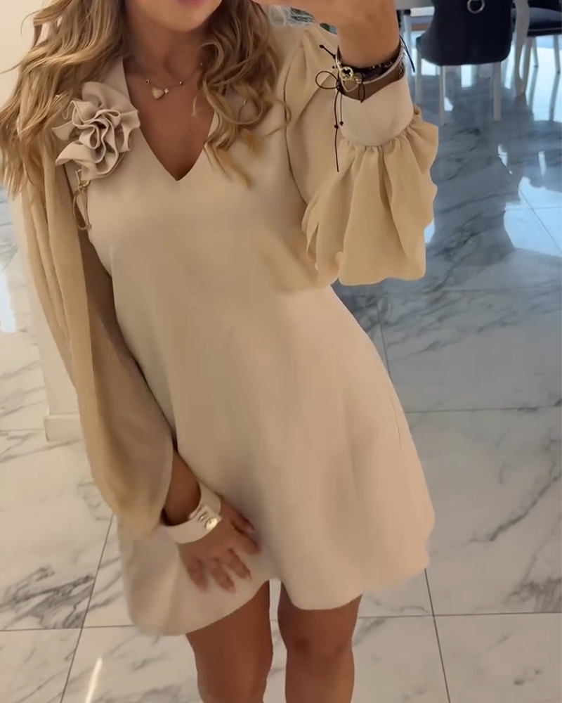Robe Fleur Tridimensionnelle Col V Manche Lanterne