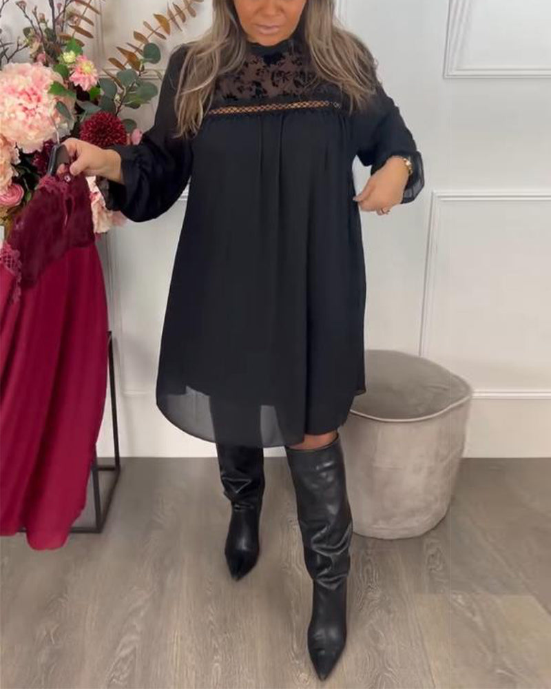 Robe Avec Détail de Découpe en Dentelle, Design à Manches Bouffantes Et Aura Élégante