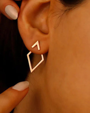 Boucles d'oreilles simples et élégantes en forme de diamant