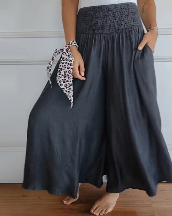 Pantalon à taille élastiquée et jambes larges