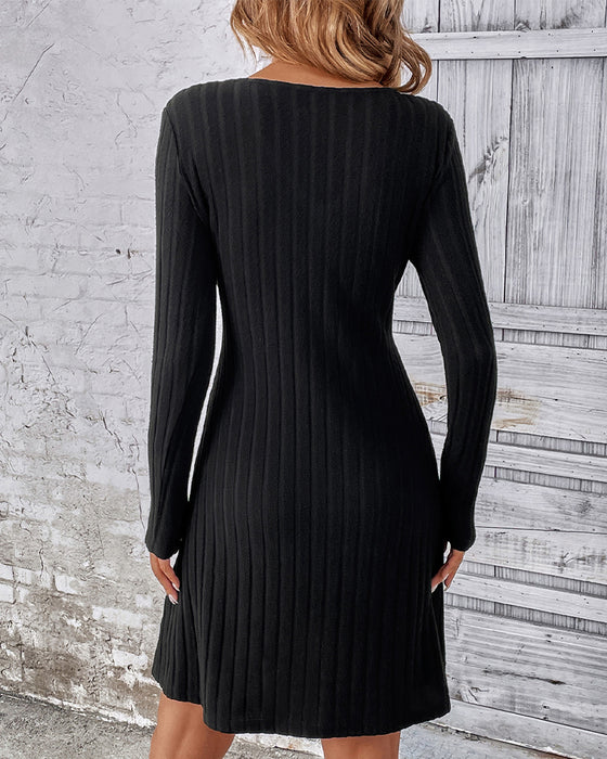 Robe noire à manches longues