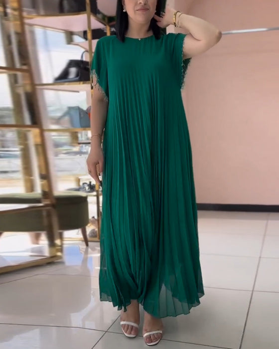 Robe à manches courtes et plissée