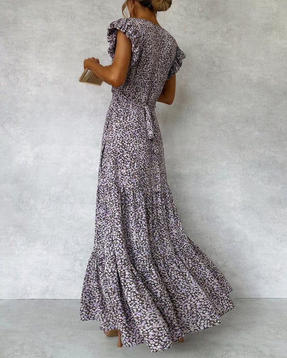 Robe élégante avec manches volantées et fente