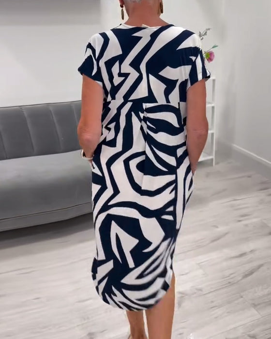 Robe imprimée à manches courtes et col V