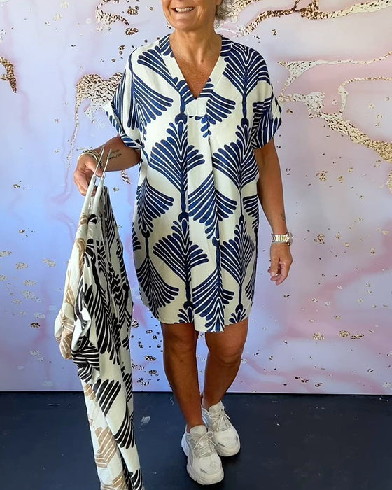 Robe décontractée à manches courtes et col en V imprimé