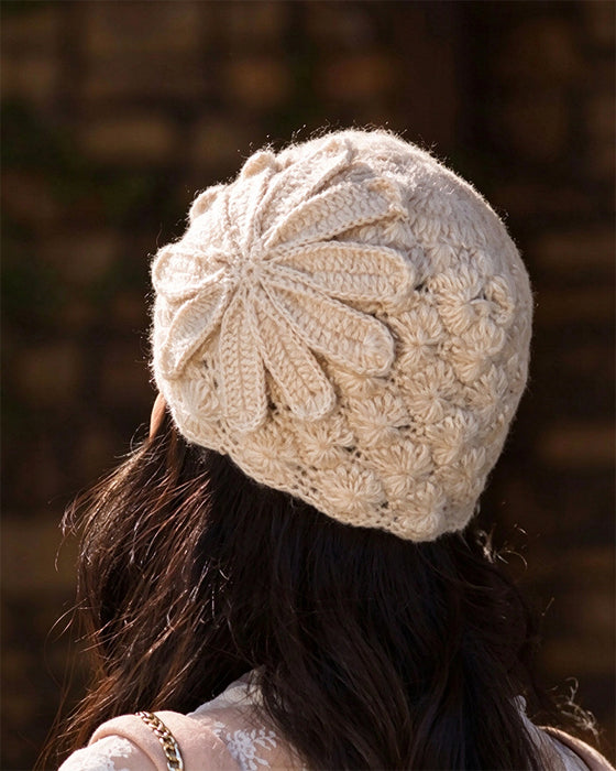 Bonnet En Tricot Fleuri Au Crochet Fait Main