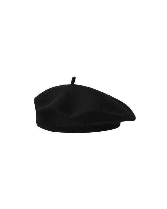 Le Béret Iconique Qui Rend Chaque Look Complet