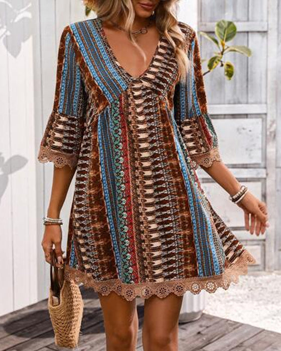 Robe Col En V Dentelle Manches Trois-Quarts