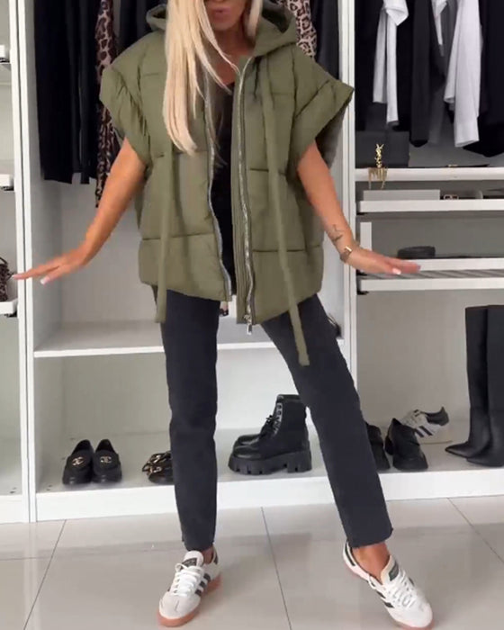 Vestes matelassées à manches courtes avec fermeture éclair et capuche de couleur unie