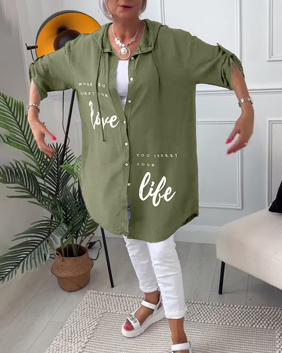 Manteau à capuche boutonné imprimé lettre