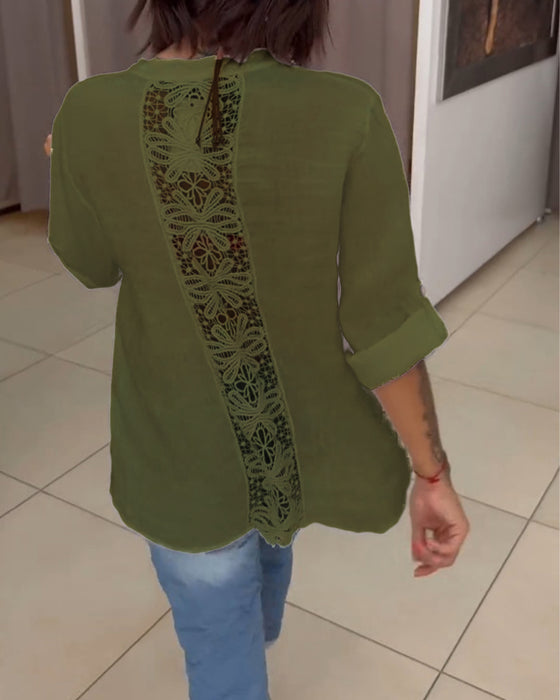 Chemise de couleur unie avec poches et boutons simples