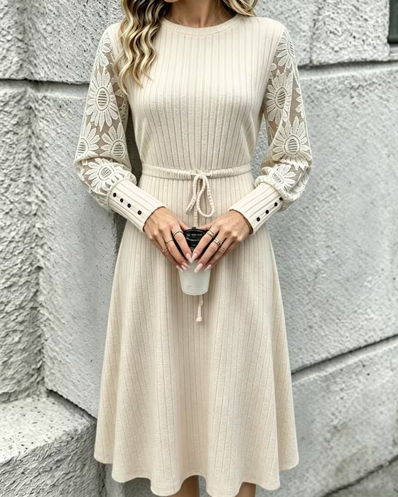 Robe Col Rond Attacher Mode