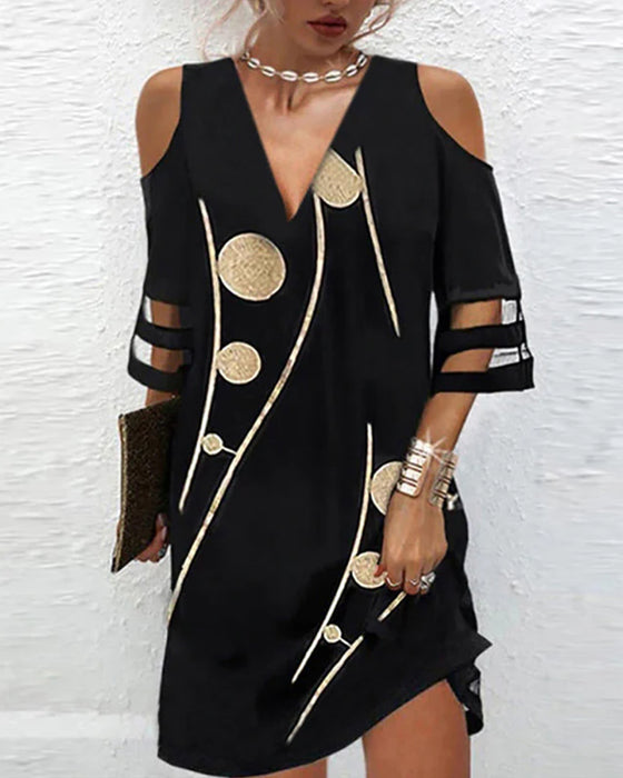 Robe À Col V Et Décolleté Off-Shoulder Avec Panneaux En Dentelle