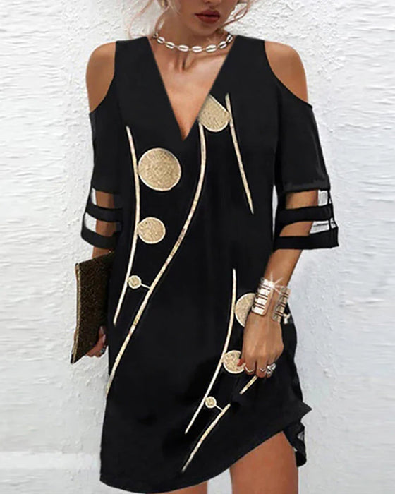 Robe À Col V Et Décolleté Off-Shoulder Avec Panneaux En Dentelle