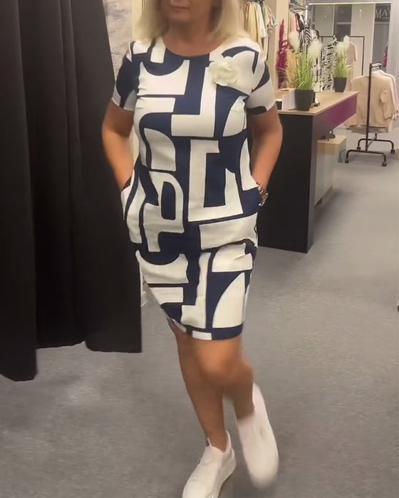 Robe ras du cou à poches et imprimé géométrique