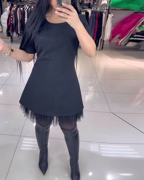 Robe À Manches Courtes Avec Jupe En Maille Et Coutures Perlées