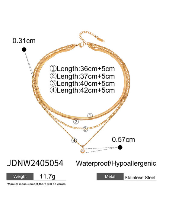 Collier Superposé Avec Toutes Les Chaînes
