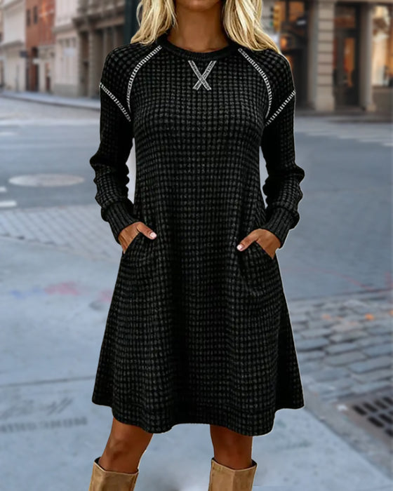 Robe Avec Design En Blocs De Couleur, Détail Couture Et Caractéristique De Poche