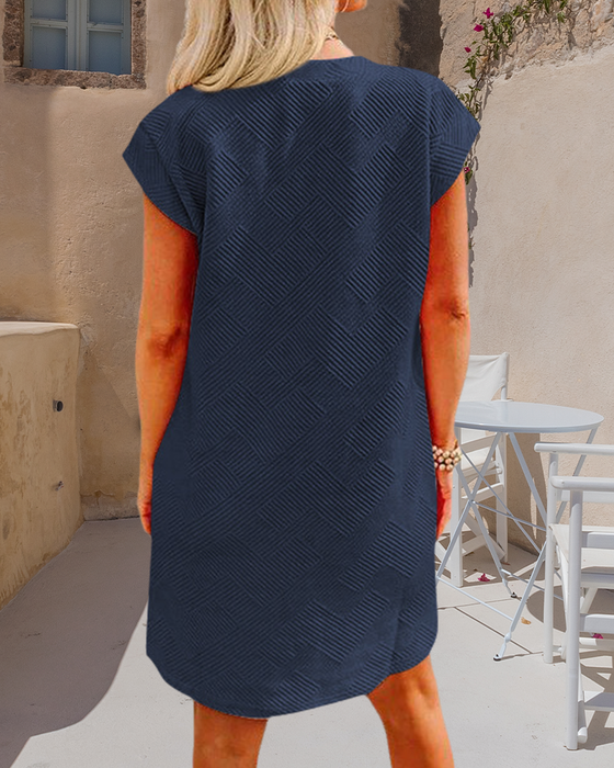 Robe à manches courtes et poche à col rond