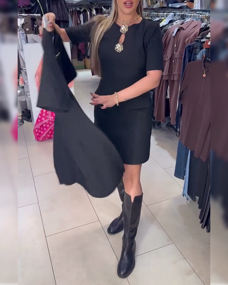 Robe Boucle Métallique Cintrée À Manches Courtes