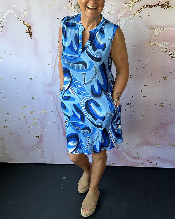 Robe imprimée sans manches à col montant et poches