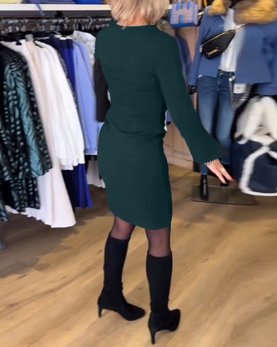 Robe avec cou de cou et manche fascinante