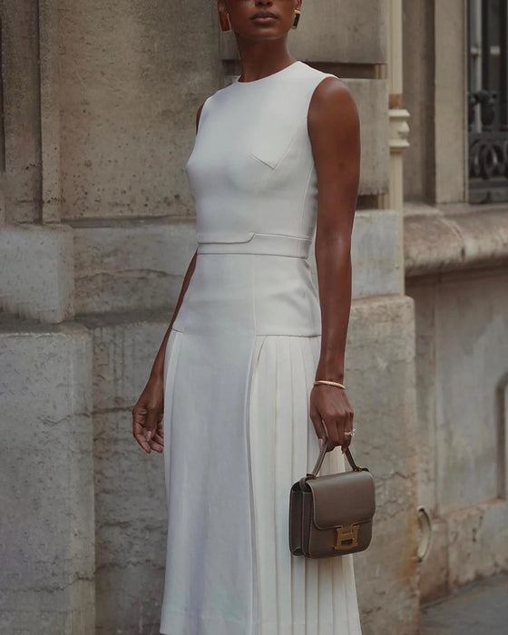 Robe de mode svelte sans manches de couleur unie