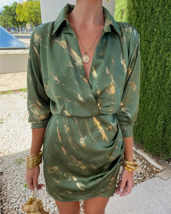 Robe courte élégante à revers