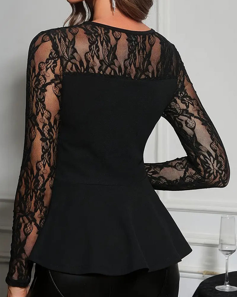 T-shirt tendance patchwork en dentelle coupe ajustée