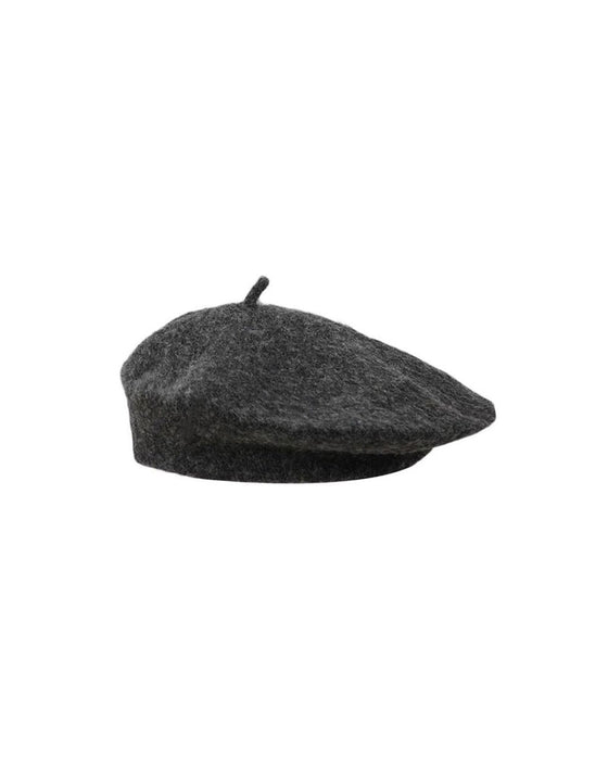 Le Béret Iconique Qui Rend Chaque Look Complet