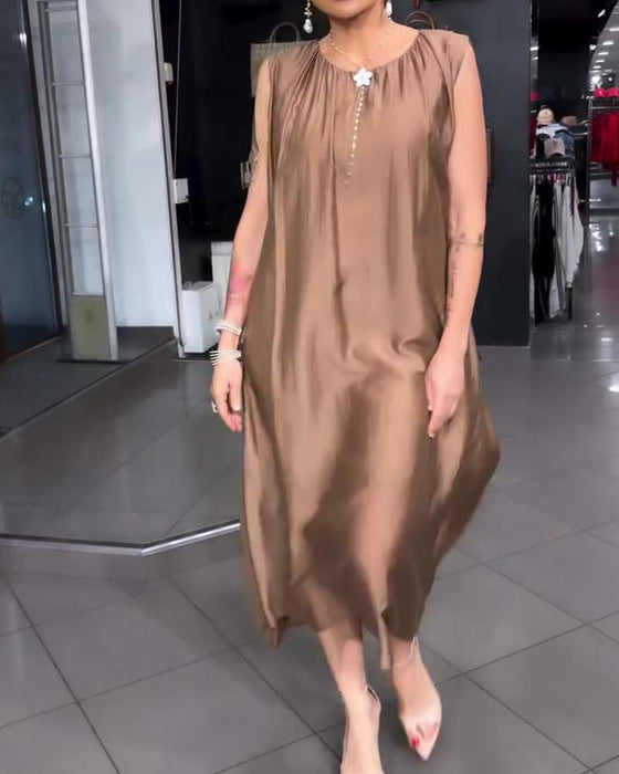 Robe Sans Manches Col Rond Plissée