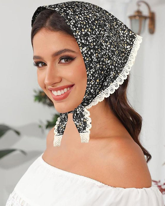 Petit Foulard Triangulaire à Fleurs