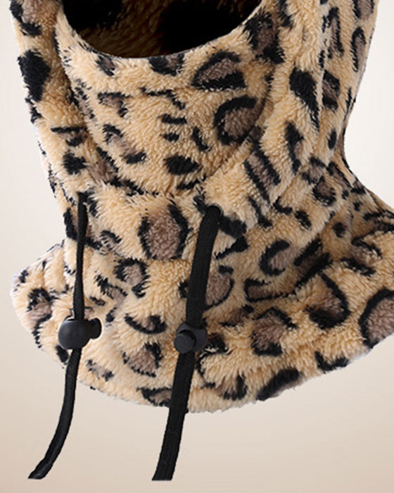 Bonnet chaud à motif léopard intégré