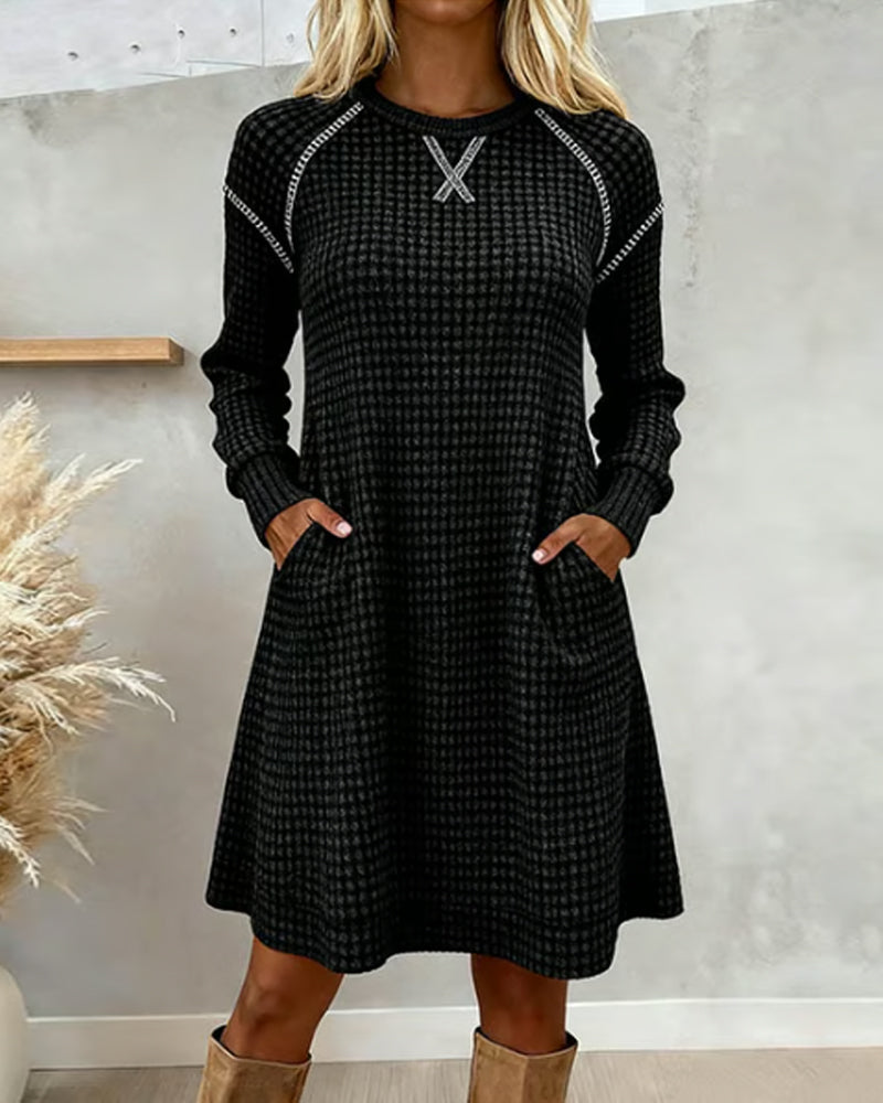 Robe Avec Design En Blocs De Couleur, Détail Couture Et Caractéristique De Poche