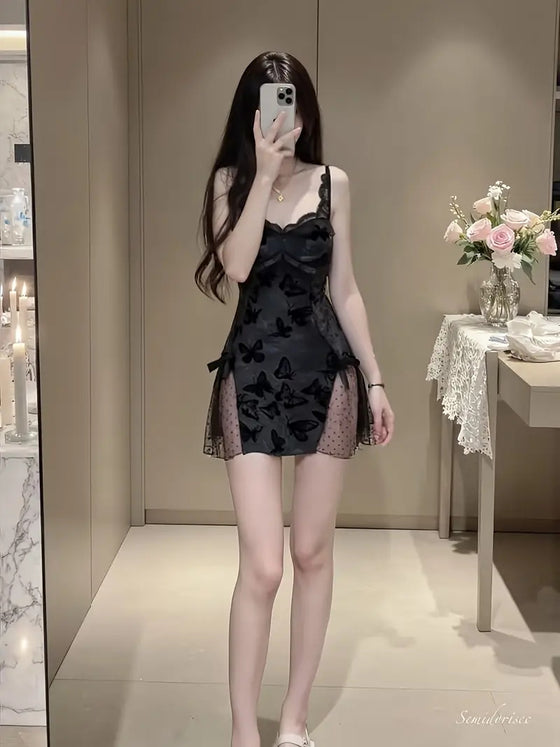 Nuisette ajustée femme à col V plongeant avec laçage imprimé papillon top brassière et ensemble lounge dos nu