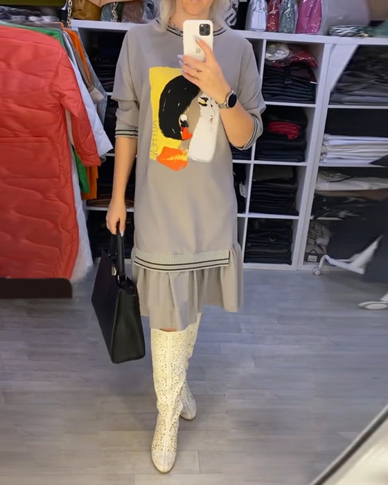 Robe droite avec motif portrait et manches longues