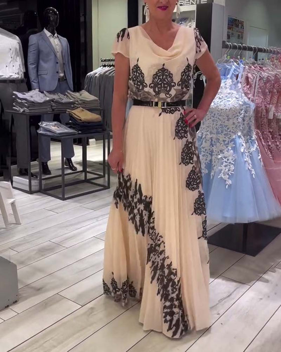 Robe élégante plissée à imprimé vintage