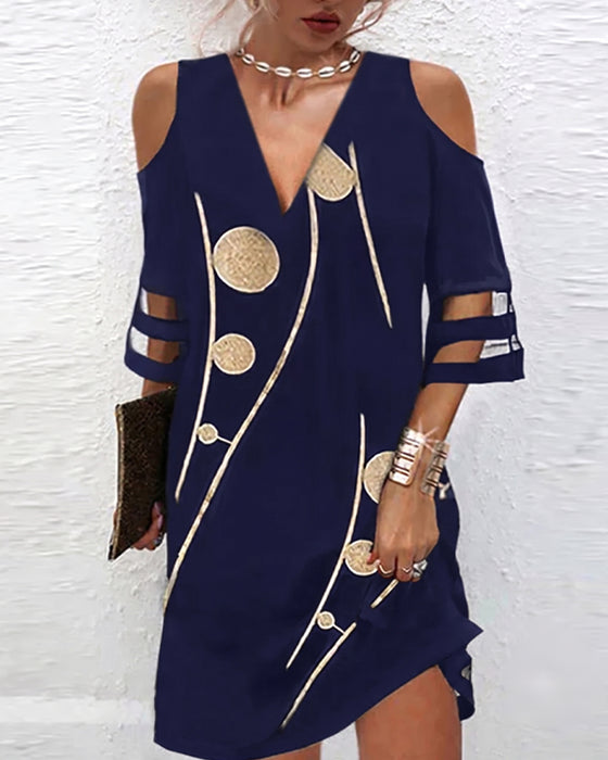 Robe À Col V Et Décolleté Off-Shoulder Avec Panneaux En Dentelle