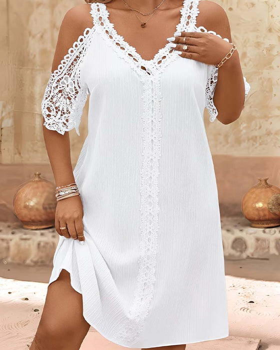 Robe Col V Dentelle Off-Épaule Mini