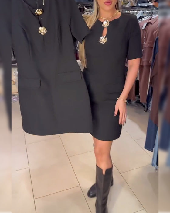 Robe Boucle Métallique Cintrée À Manches Courtes