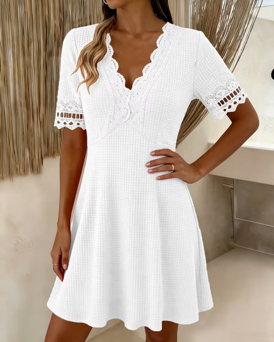 Robe Col En V Dentelle Patchwork Gaufré
