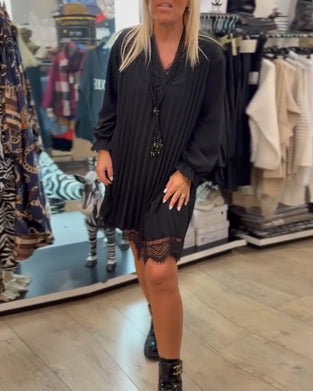 Robe Dentelle Plissée Ample