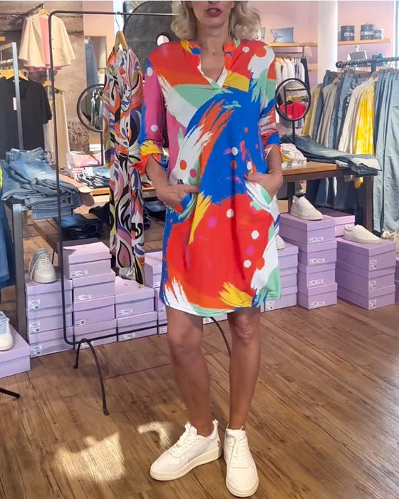 Robe élégante col V imprimée colorée