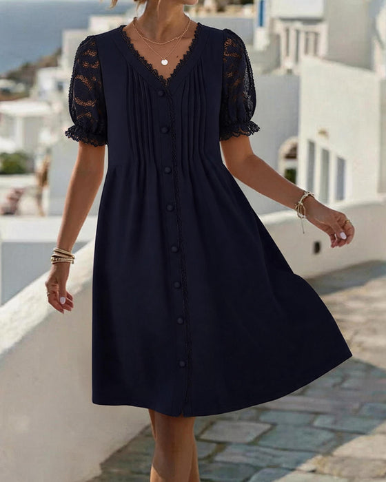 Robe Col V Bouton Froncée Dentelle Patchwork