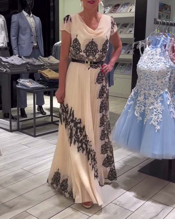 Robe élégante plissée à imprimé vintage