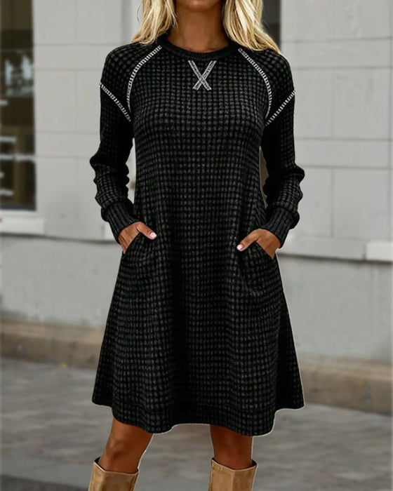 Robe Avec Design En Blocs De Couleur, Détail Couture Et Caractéristique De Poche