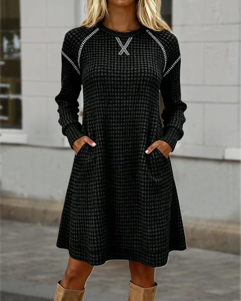 Robe Avec Design En Blocs De Couleur, Détail Couture Et Caractéristique De Poche